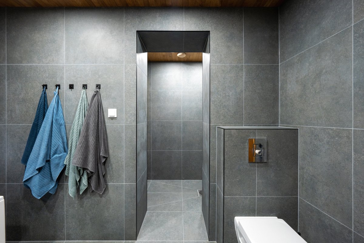 paarismaja saunaga dushinurgaga pesuruumid sauna poole