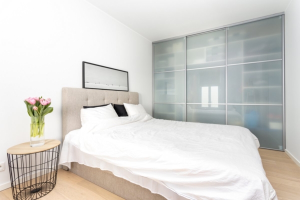 korteri-v2rskendusremondi-labinud-magamistuba