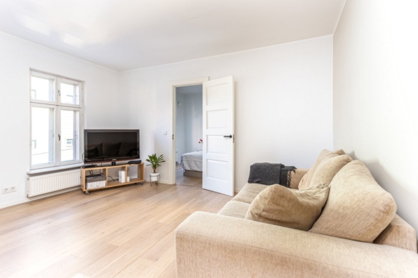 elutuba-vaade-magamistoa-poole