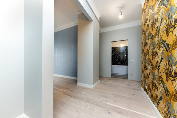 Koidu tn kivimaja korteri kaasajastamine 7 tapetseeritud-seinad