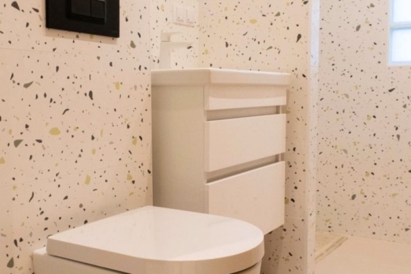 mustamae-korteri-wc-seinapealse-potiga-q4rnp7goxn6tk0ep6f0k2xuqnn5e968v5503rlfswg