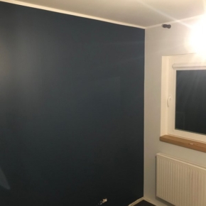 Magamistoa kujundamine – ühe värskendusremondi lugu 4 magamistoa-sein-varvitud