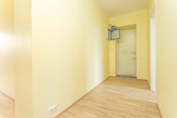 Südalinna kolmetoalise korteri remont 10 korteri-koridor